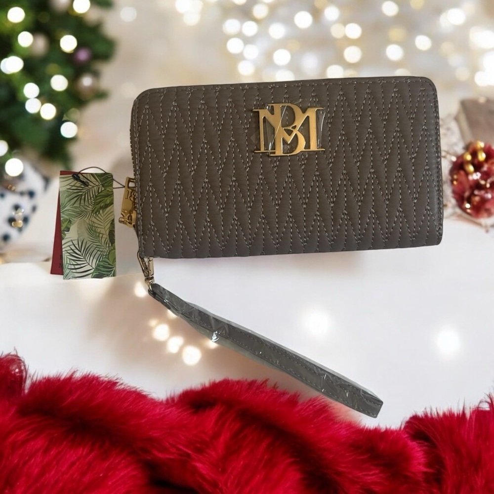 NWT Badgley Mischka Women's Taupe Quilted Wallet🤍